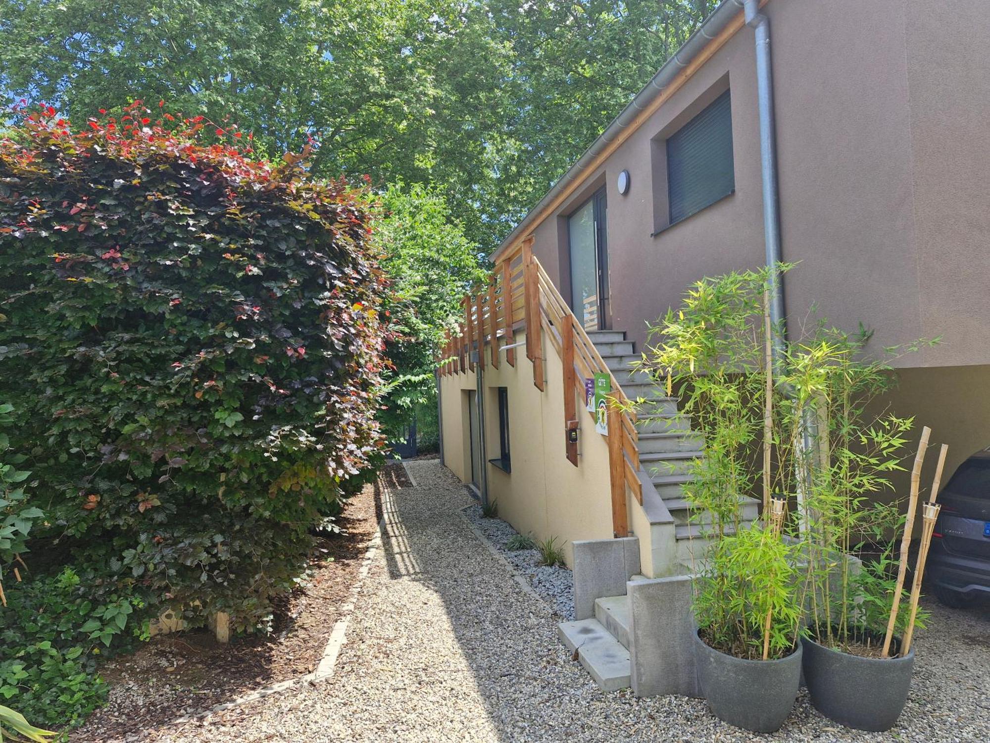 Gite-Appart Com' "Des Cimes Et Jardin" Illkirch-Graffenstaden Exteriör bild